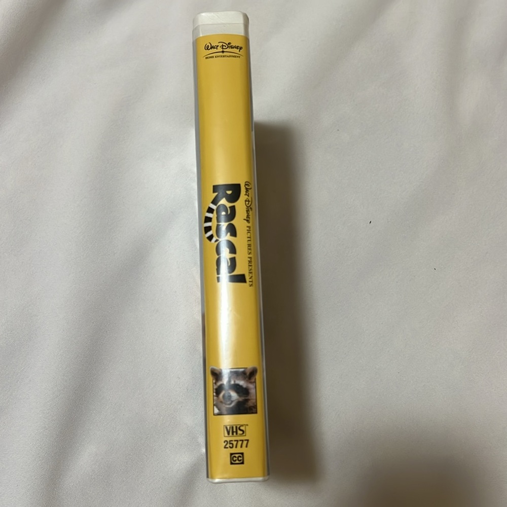 Walt Disney Rascal VHS Movie - Picture 3 of 4